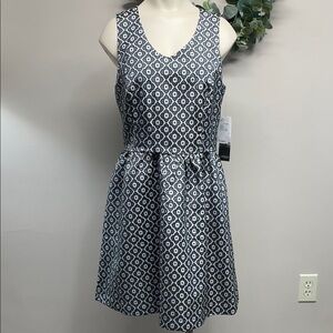 NWT Kensie Sleeveless Fit & Flare Cocktail Dress Textured Geo Floral S